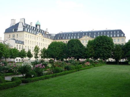 Tòa nhà Hội Thừa sai tại số 128 rue du Bac, Paris